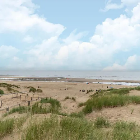 Dağ evi In Near Sandy Beaches, Cleaning Included De Haan