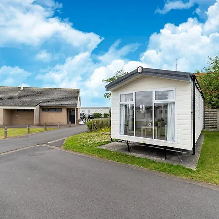 In Near Sandy Beaches, Cleaning Included Chalet *