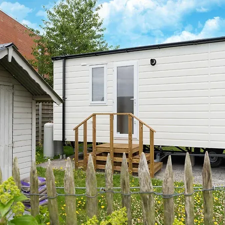 Chalet In Near Sandy Beaches, Cleaning Included *